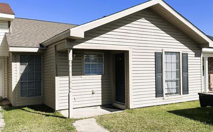 Pictures of Multifamily property located at 1828 N Tallowood Dr Drive, Lake Charles, LA 70605 for sales - image #1