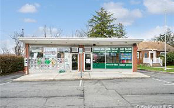 Pictures of Retail property located at 96 Maple Avenue, Clarkstown, NY 10956 for sales - image #1