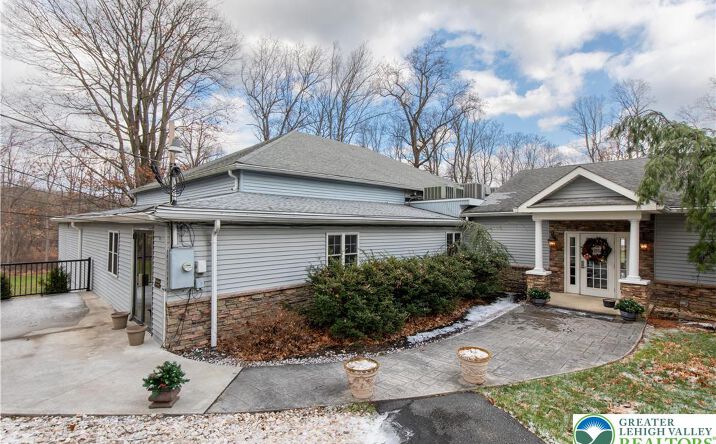 Pictures of Mixed Use property located at 1303 Evergreen Drive, Lower Saucon Twp, PA 18015 for sales - image #1