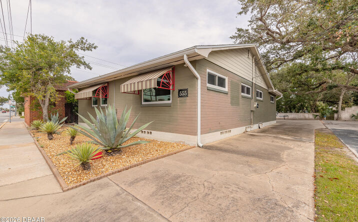 Pictures of Business for Sale, Office property located at 555 Ballough Road, Daytona Beach, FL 32114 for sales - image #1