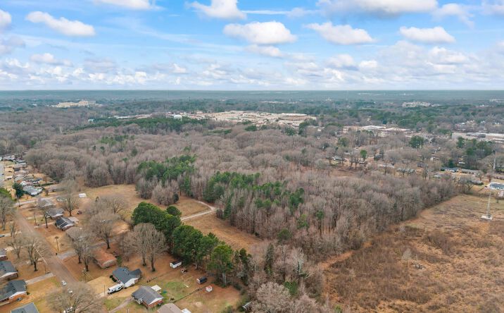 Pictures of Land property located at Twin Oaks Place, Jackson, TN 38305 for sales - image #1