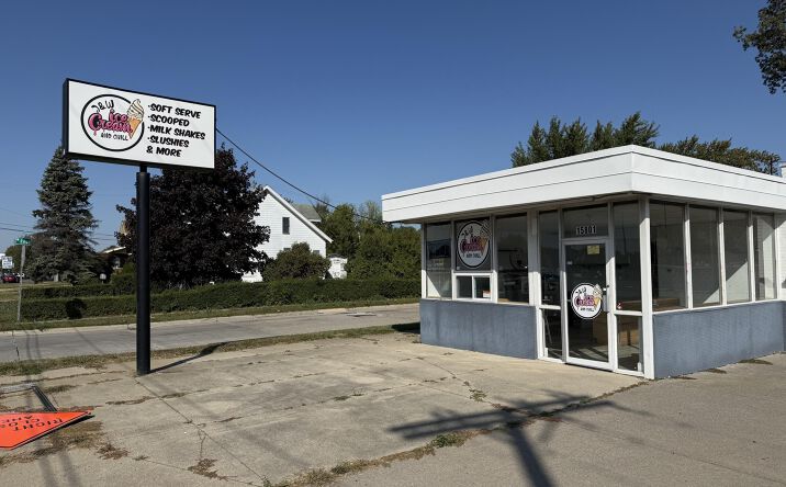 Pictures of Business for Sale, Retail property located at 15801 E 10 Mile Road, Eastpointe, MI 48021 for sales - image #1