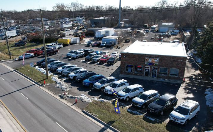 Pictures of Industrial, Retail property located at 25W319 Lake St, Roselle, IL 60172 for sales - image #1