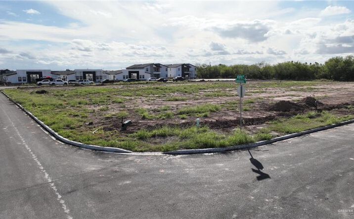 Pictures of Multifamily property located at 2809 Alpha Road, Weslaco, TX 78596 for sales - image #1