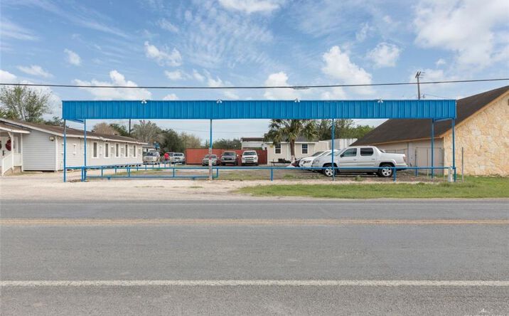 Pictures of Retail property located at 913 N Broadway Street # 913, Elsa, TX 78543 for sales - image #1