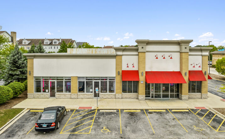Pictures of Retail property located at 1323 W Lake St, Addison, IL 60101 for sales - image #1