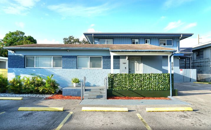 Pictures of Multifamily property located at 808 NW 19th St, Fort Lauderdale, FL 33311 for sales - image #1