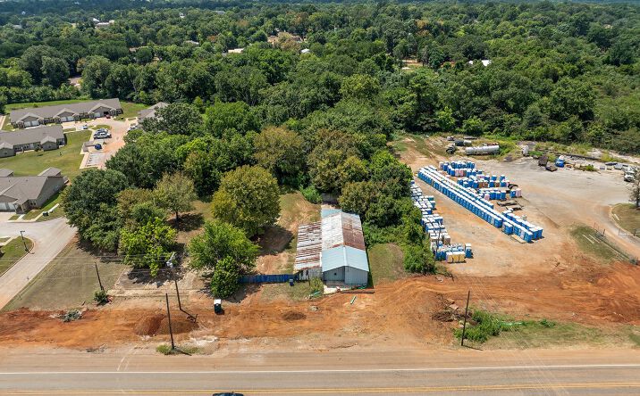 Pictures of Industrial, Mixed Use, Multifamily, Office, Retail property located at 439 Frankston St, Jacksonville, TX 75766 for sales - image #1