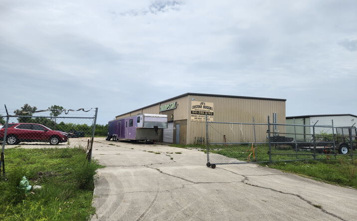 Pictures of Industrial property located at 2770 Worth Ave, Englewood, FL 34224 for sales - image #1