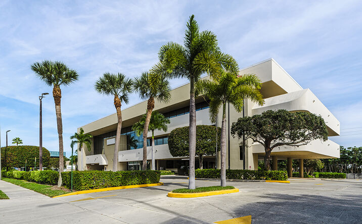 Pictures of Office property located at 660 US-1, North Palm Beach, FL 33408 for sales - image #1