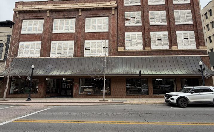 Pictures of Multifamily, Retail property located at 615 State St, Bristol, VA 24201 for sales - image #1