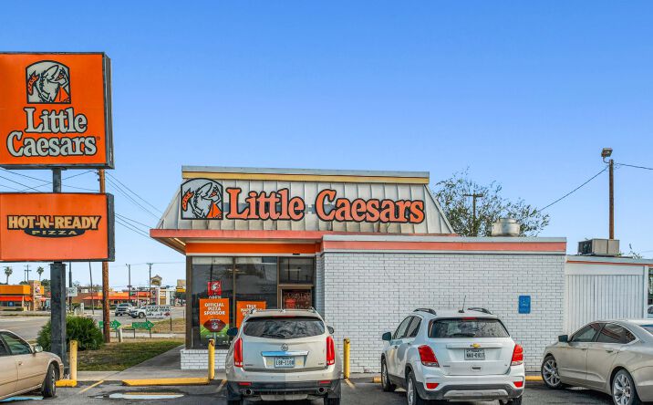 Pictures of Retail property located at 1142 E Main St, Alice, TX 78332 for sales - image #1