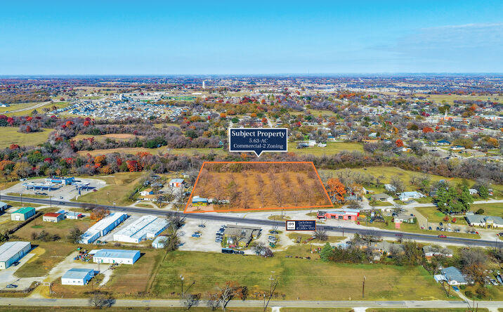 Pictures of Hospitality, Land, Mixed Use, Multifamily, Retail property located at 332 W 1st St, Springtown, TX 76082 for sales - image #1