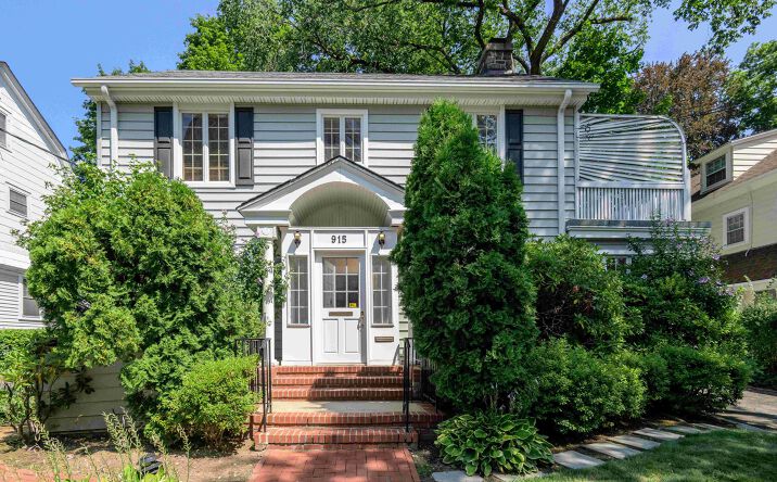 Pictures of Office property located at 915 Palmer Rd, Bronxville, NY 10708 for sales - image #1