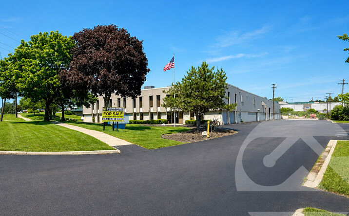 Pictures of Industrial property located at 38880 Grand River Ave, Farmington, MI 48335 for sales - image #1
