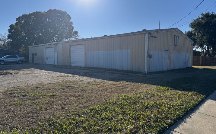 Pictures of Office, Retail property located at 10118 Rylie Rd, Dallas, TX 75217 for sales - image #1