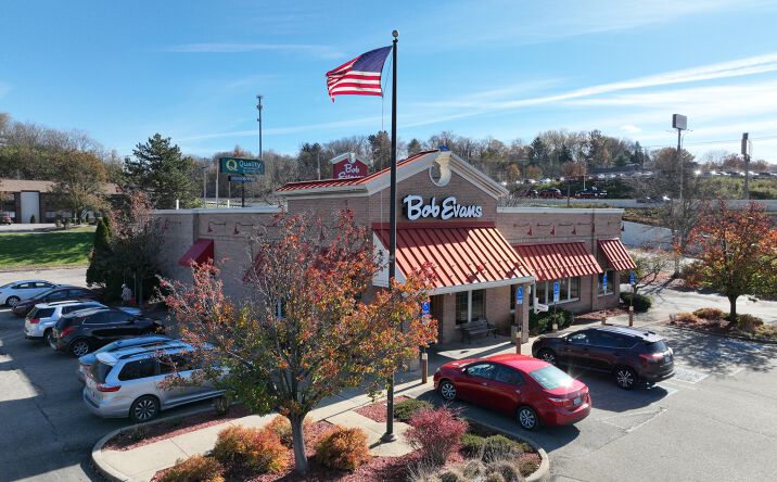 Pictures of Retail property located at 450 Underwood St, Zanesville, OH 43701 for sales - image #1