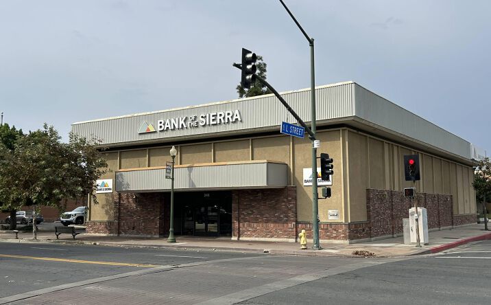 Pictures of Office, Retail property located at 246 E Tulare Ave, Tulare, CA 93274 for sales - image #1