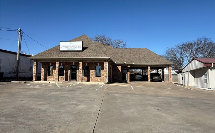 Pictures of Business for Sale, Office property located at 709 E Downing Street, Tahlequah, OK 74464 for sales - image #1
