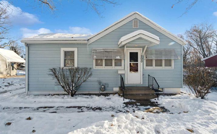 Pictures of Land property located at 1200 33rd St Se, Cedarrapids, IA 52403 for sales - image #1