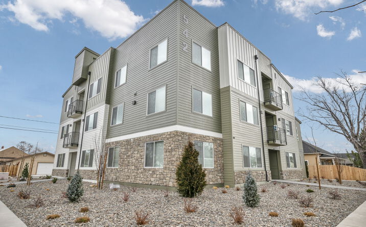 Pictures of Multifamily property located at 542 7th St, Sparks, NV 89431 for sales - image #1