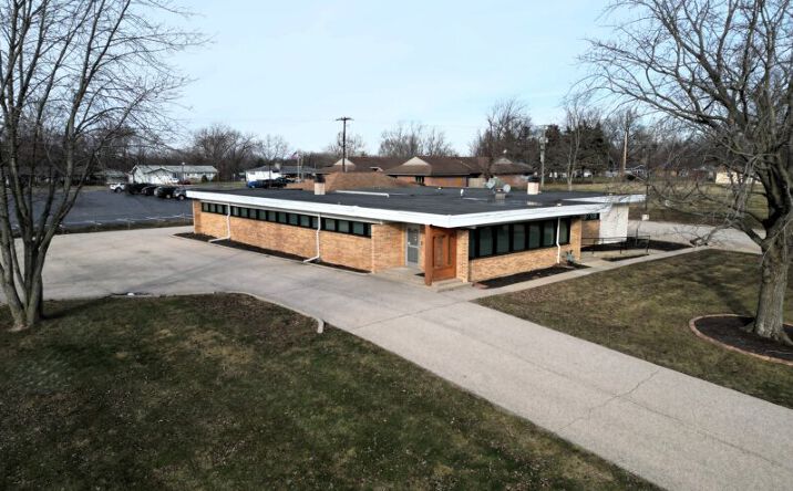 Pictures of Office property located at 3021 Oakland Ave, Decatur, IL 62526 for sales - image #1