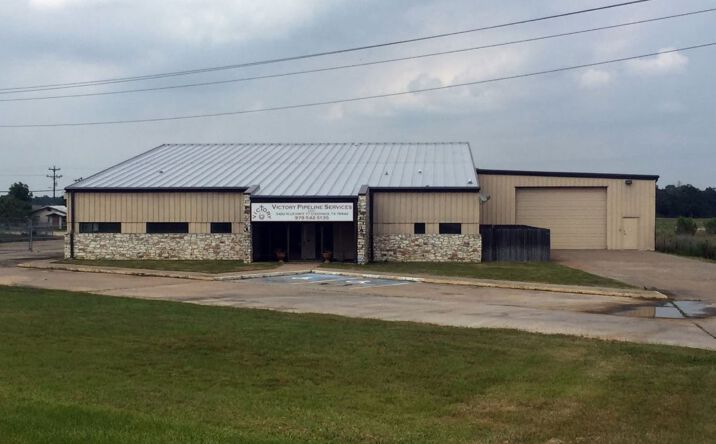 Pictures of Industrial property located at 3492 US-77, Giddings, TX 78942 for sales - image #1