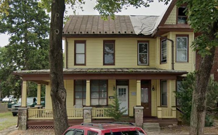Pictures of Multifamily property located at 326 Bosler Ave, Lemoyne, PA 17043 for sales - image #1