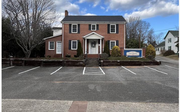 Pictures of Office, Retail property located at 420 Harper Ave, Lenoir, NC 28645 for sales - image #1
