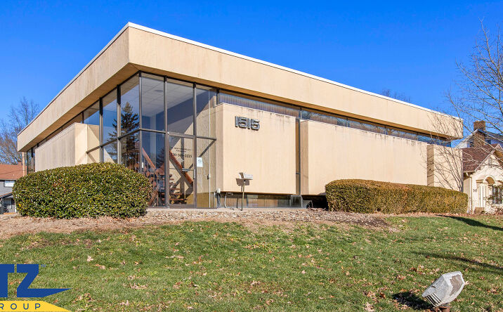 Pictures of Office property located at 1515 E Market St, Warren, OH 44483 for sales - image #1