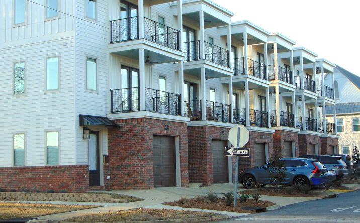 Pictures of Multifamily property located at 201 N Poplar St, Florence, AL 35630 for sales - image #1