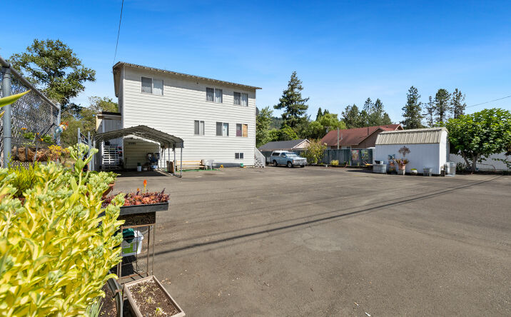 Pictures of Industrial property located at 5565 NE Stephens St, Roseburg North, OR 97495 for sales - image #1