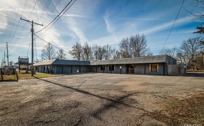 Pictures of Mixed Use, Office property located at 1323 S Washington St, Du Quoin, IL 62832 for sales - image #1