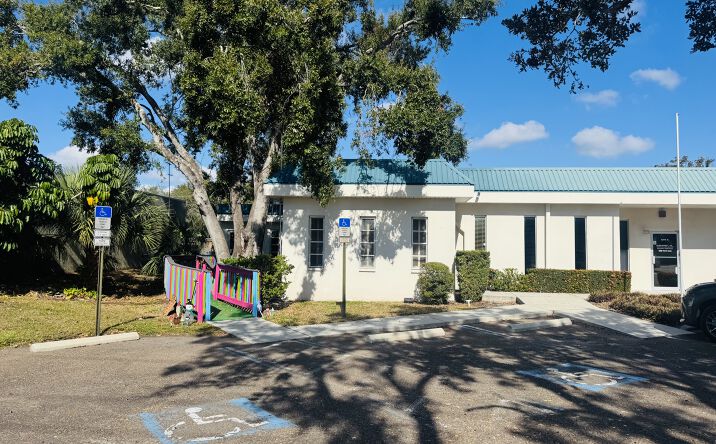 Pictures of Office property located at 4509 Bee Ridge Rd, Sarasota, FL 34233 for sales - image #1