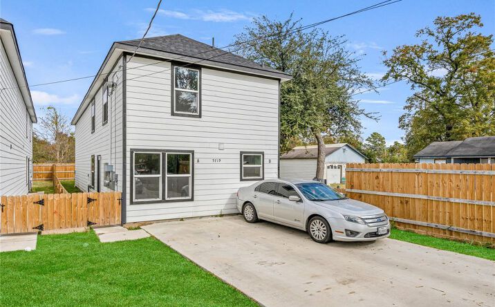 Pictures of Multifamily property located at 5719 Polly St, Houston, TX 77016 for sales - image #1