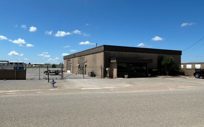 Pictures of Industrial property located at 1101 Loomis Rd, Weatherford, OK 73096 for sales - image #1