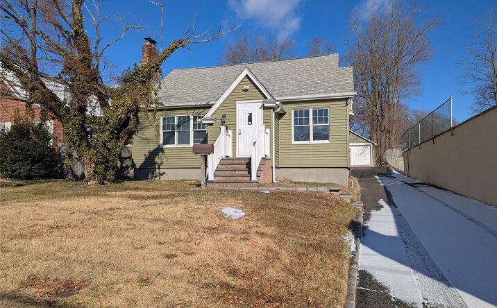 Pictures of Mixed Use, Office property located at 153 W Main Street, Smithtown, NY 11754 for sales - image #1