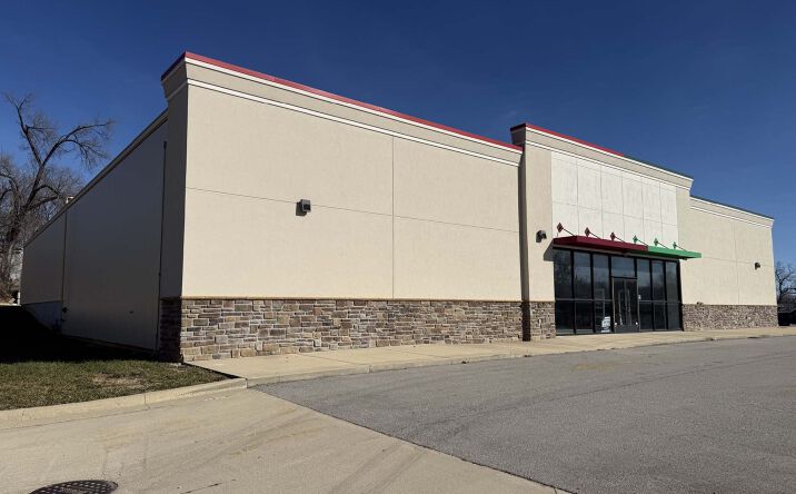 Pictures of Retail property located at 503 E Main St, Willow Springs, MO 65793 for sales - image #1