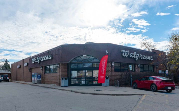 Pictures of Retail property located at 3109 S Kinnickinnic Ave, Milwaukee, WI 53207 for sales - image #1