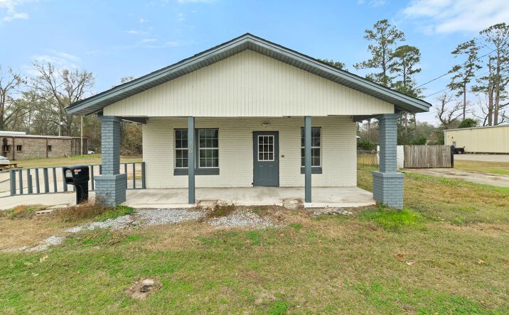 Pictures of Mixed Use property located at 138 W Central Ave, Petal, MS 39465 for sales - image #1