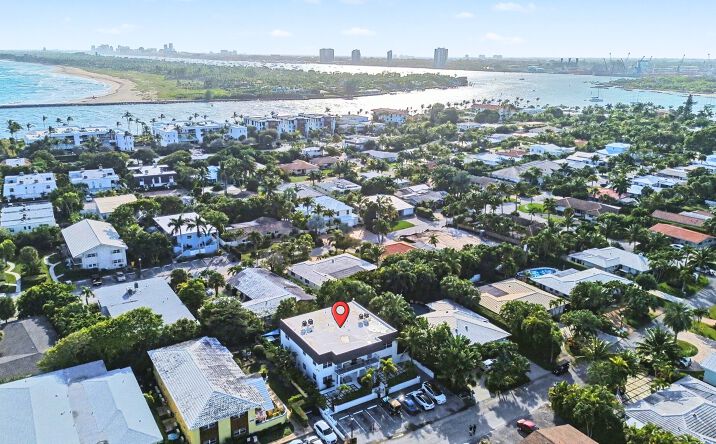 Pictures of Multifamily property located at 112 Claremont Ln, West Palm Beach, FL 33404 for sales - image #1