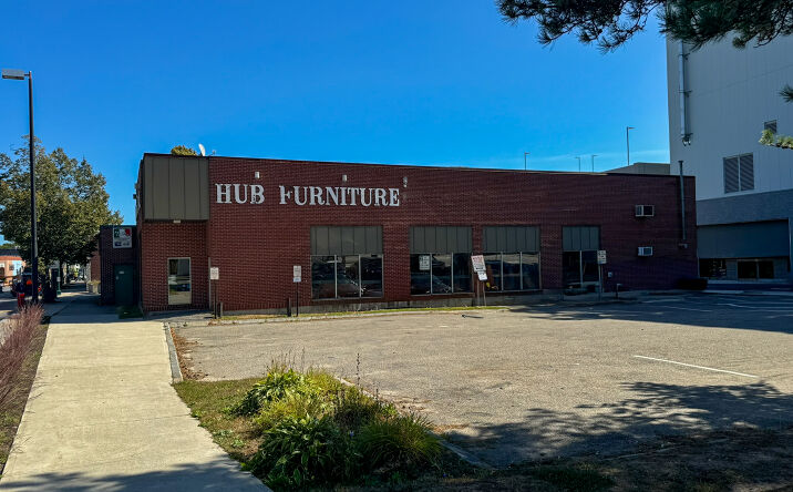 Pictures of Retail property located at 900 Main Street, Westbrook, ME 04092 for sales - image #1