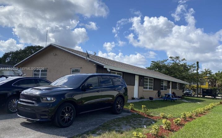 Pictures of Multifamily property located at 5904 SW 27th St, West Park, FL 33023 for sales - image #1