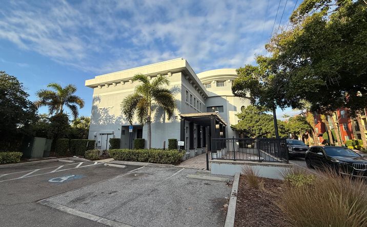 Pictures of Office, Retail property located at 2330 W Horatio St, Tampa, FL 33609 for sales - image #1