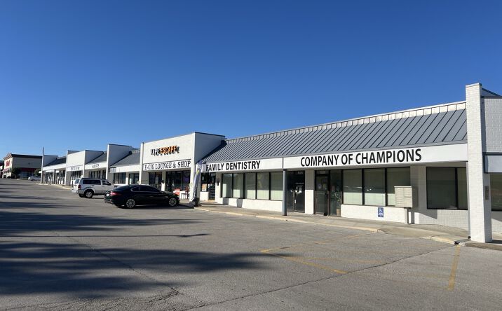 Pictures of Retail property located at 1503 MO-7, Blue Springs, MO 64014 for sales - image #1