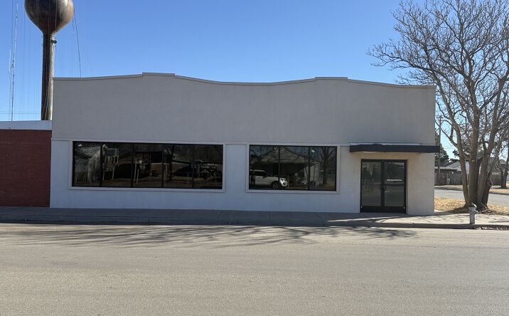 Pictures of Retail property located at 218 Main St, Idalou, TX 79329 for sales - image #1