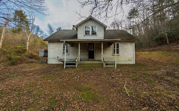 Pictures of Land, Multifamily property located at 533 Orange Dr, Hillsville, VA 24343 for sales - image #1