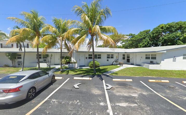 Pictures of Multifamily property located at 109 SE 9th St, Hallandale Beach, FL 33009 for sales - image #1