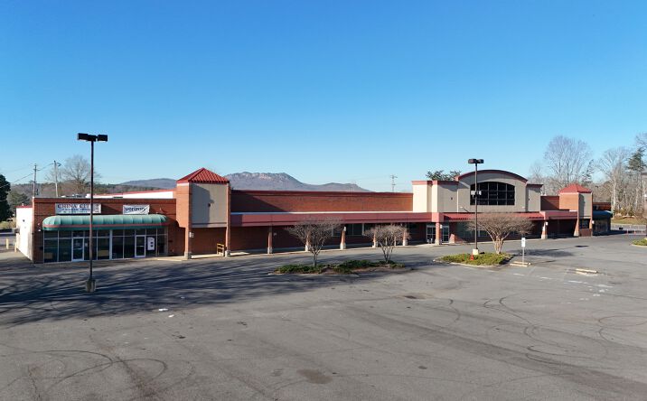 Pictures of Retail property located at 1925 Davis Park Rd, Gastonia, NC 28052 for sales - image #1