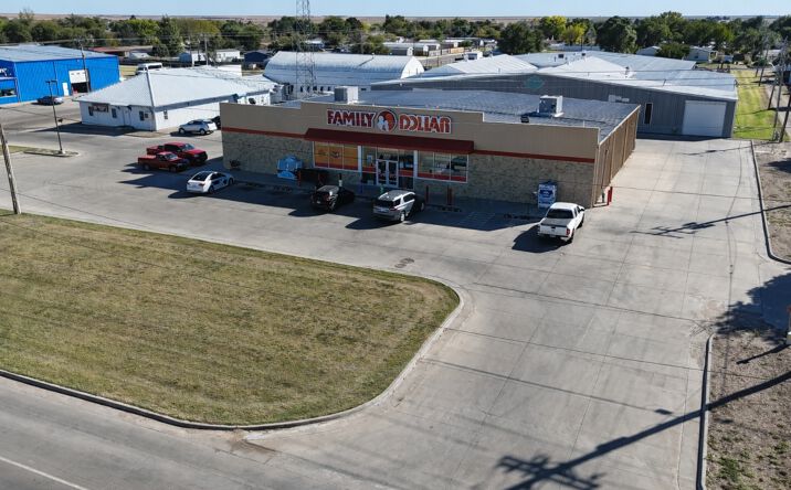 image of property at 305 E OKLAHOMA AVE Ulysses KS 67880-2527